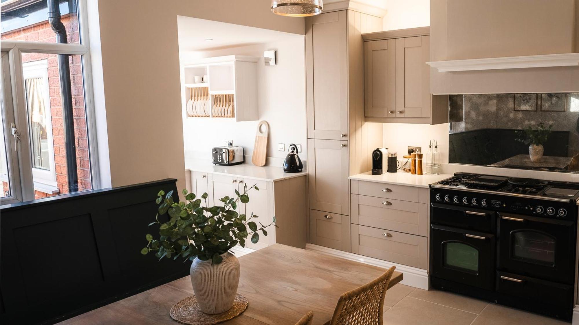 Holiday home Renovated 3 Bedroom House In Lowton Pennington, Free Parking Leigh (Greater Manchester)