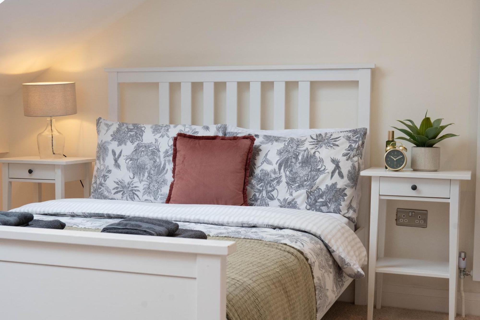 Holiday home Renovated 3 Bedroom House In Lowton Pennington, Free Parking